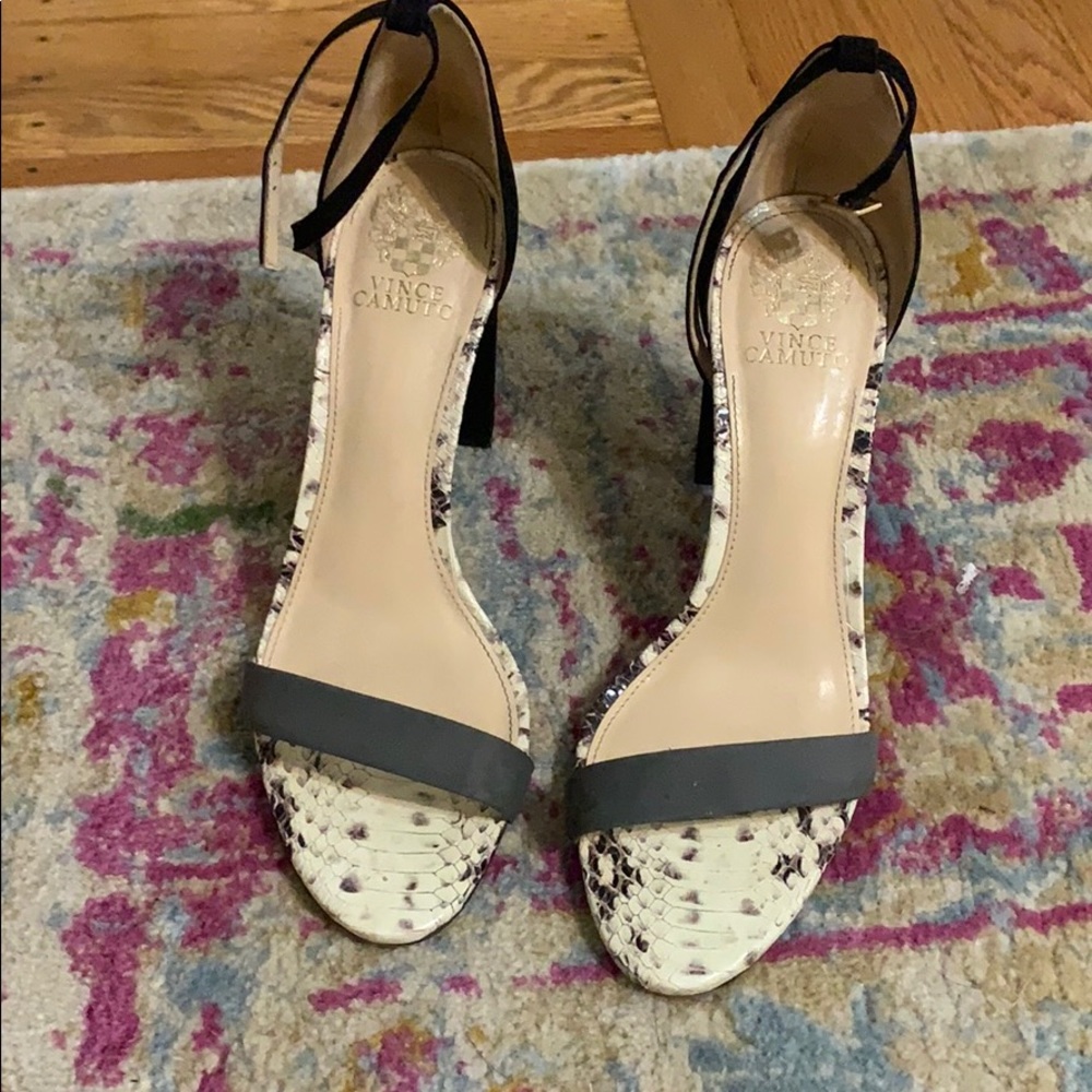 Vince Camuto 10 Black Grey and Snake Heels
